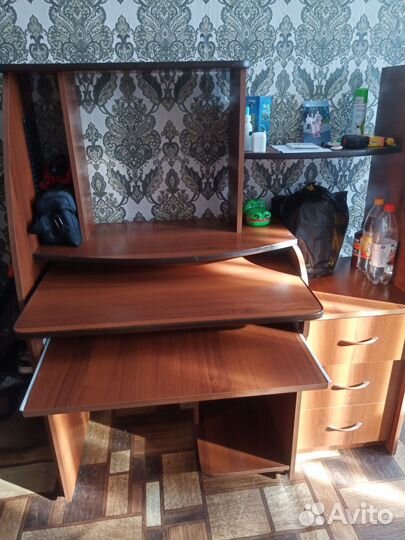 Компьютерный стол