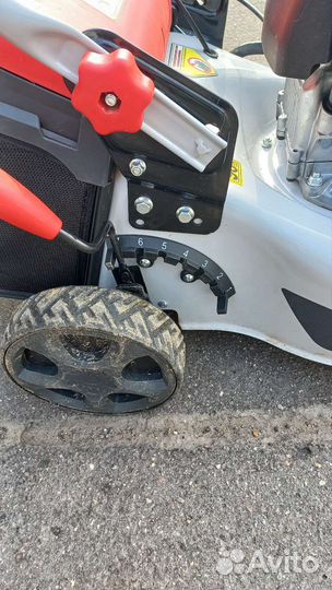 Газонокосилка бензиновая самоходная бу