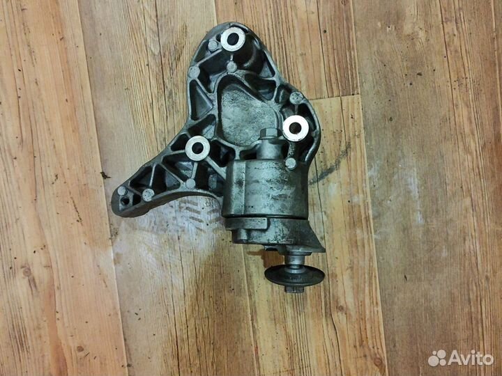 Кронштейн компрессора с натяжителема ауди