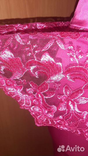 Платье фуксия с кружевом 40 р