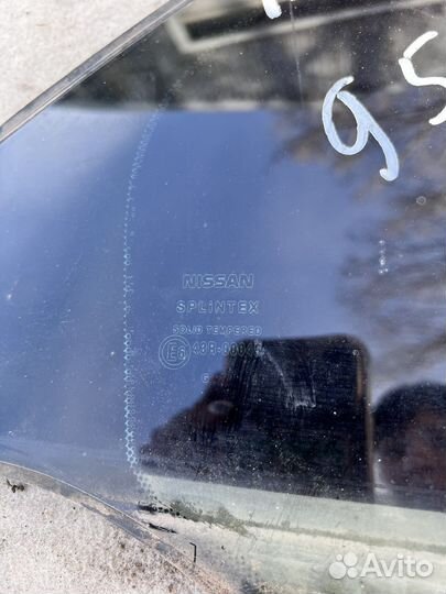 Форточка задней двери Nissan Primera P12