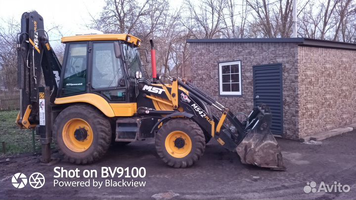 Экскаватор-погрузчик MST M542 PLUS, 2020