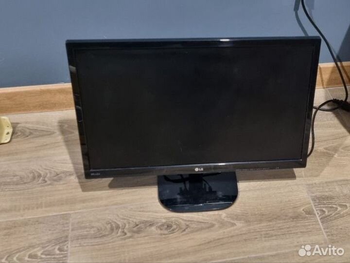 Монитор LG 24