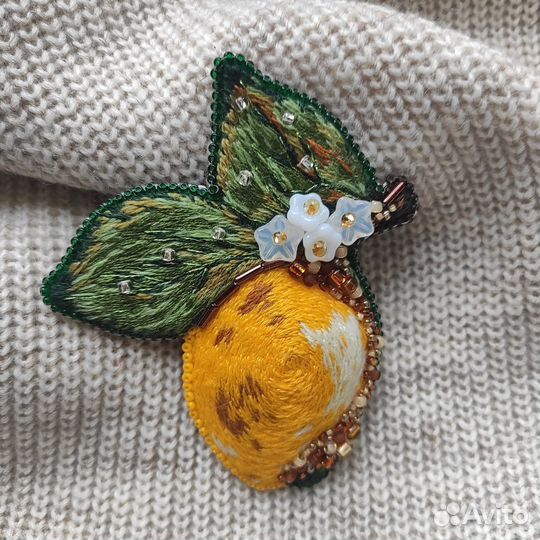 Объемная брошь Лимон,ручная работа
