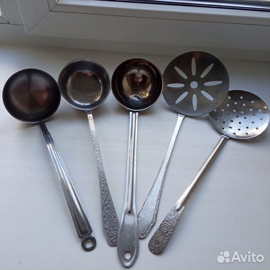 Ложки,вилки,кухонная утварь разная