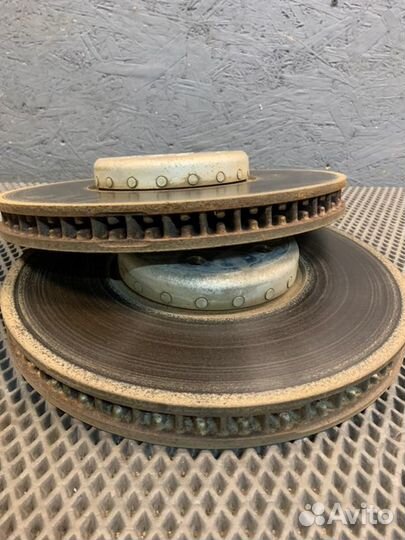 Тормозные диски переднее Bmw X7 G07 B58B30N 2020