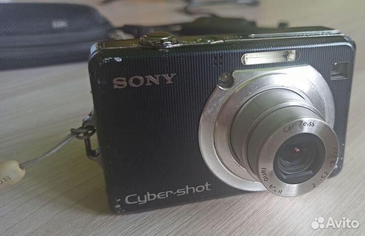 Фотоаппарат Sony cyber shot MegaPixels 8.1 бу