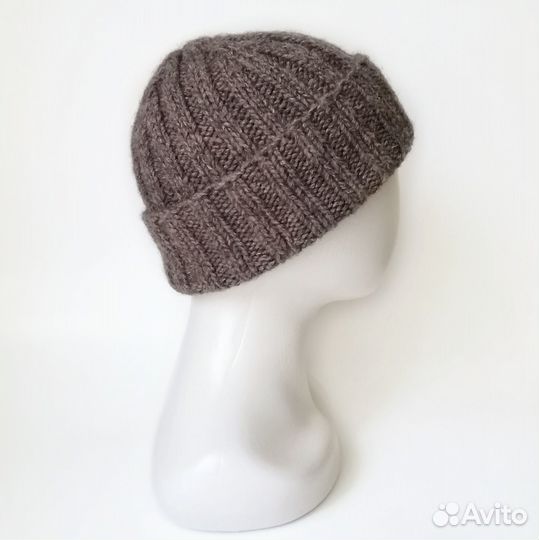 Зимняя коричневая мужская шапка ручной вязки