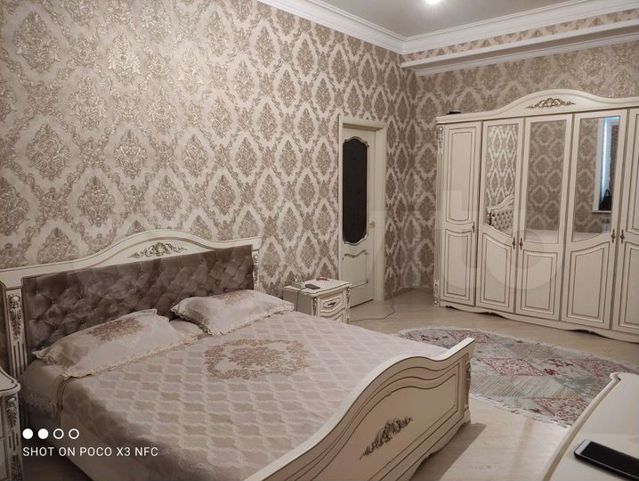 2-к. квартира, 90 м², 2/4 эт.