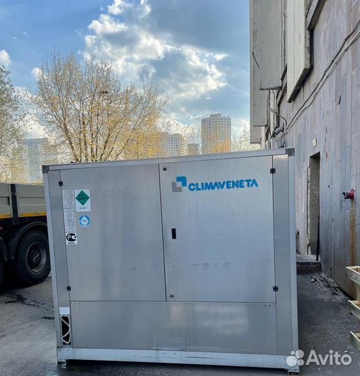 Чиллер для охлаждения воды бу