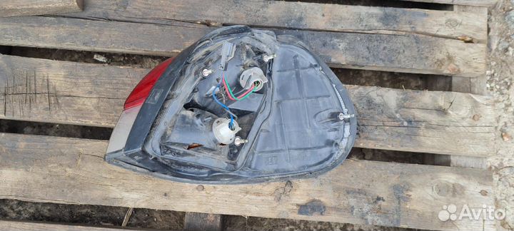 Фонарь задний левый Subaru Outback (B12) 1998-2003