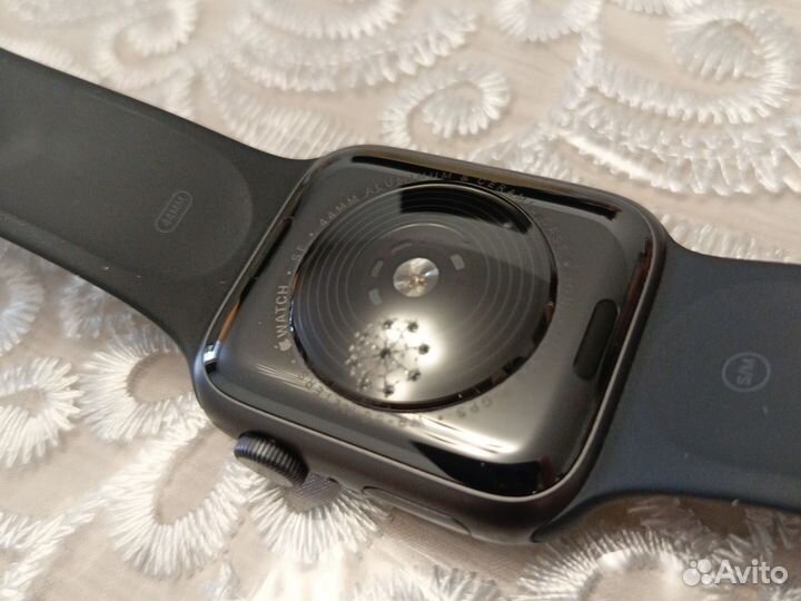 Часы apple watch se 44mm
