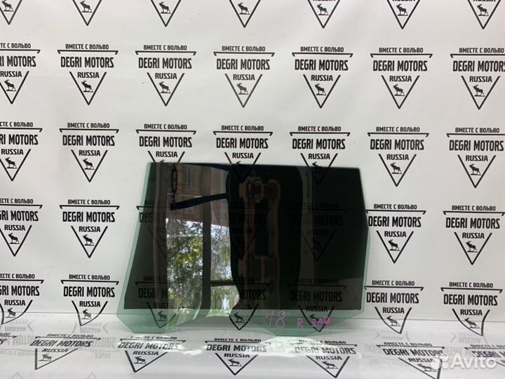 Стекло задней двери правое оригинал Volvo V70 XC70