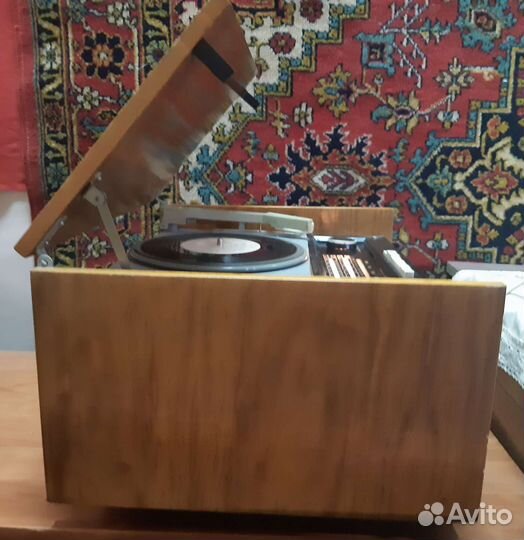 Ламповая радиола рекорд 69