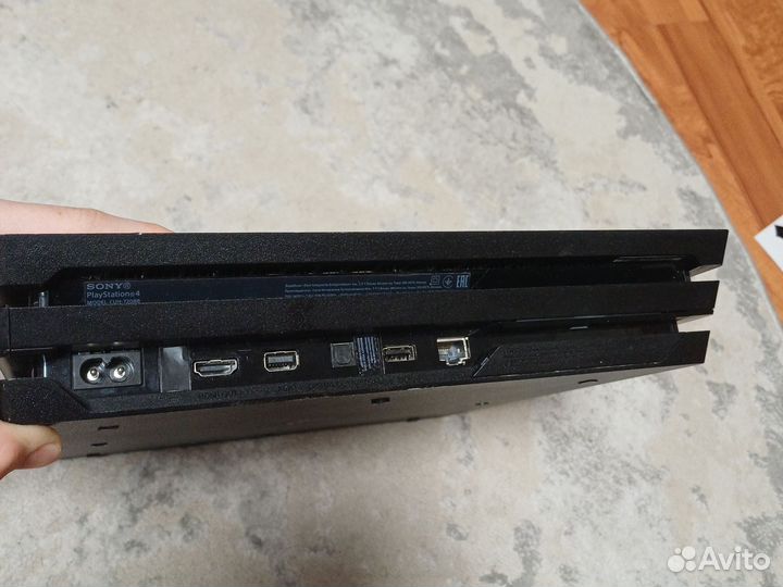 Sony PS4 pro вместе с ps camera + 5 игр + диск