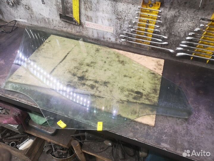 Стекло переднее левое Opel Antara 2012г