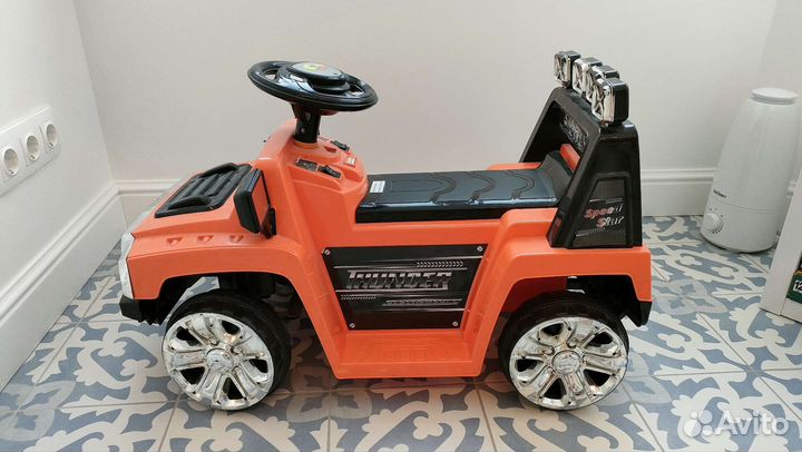 Детский электромобиль