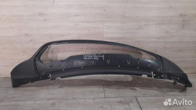 Губа переднего бампера Jeep Grand Cherokee Wk2 С