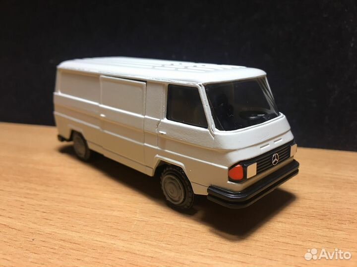 Mercedes фургон Германия 1:50