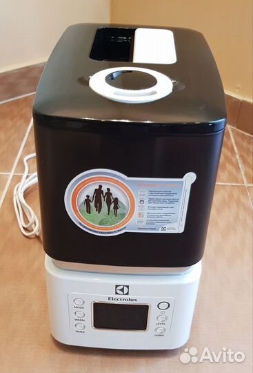Увлажнитель воздуха Electrolux EHU-3515D