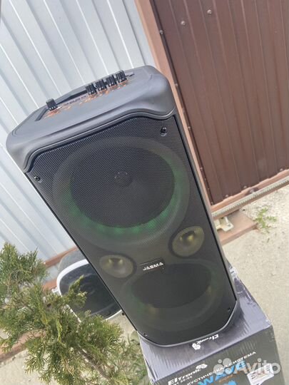 Блютуз колонка с микрофоном