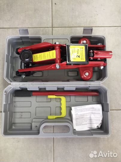 Домкрат подкатной 2 т