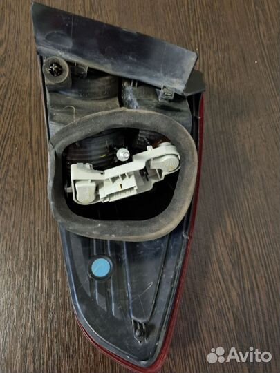 Фонарь задний левый седан на ford fiesta