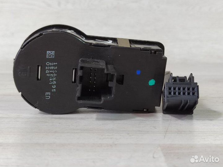 Переключатель света Opel Astra J A16XER 2010