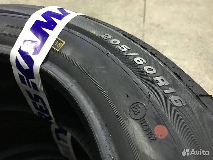 Viatti Strada Asimmetrico V-130 205/60 R16