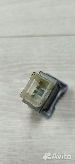 Кнопка багажника Geely emgrand EC7