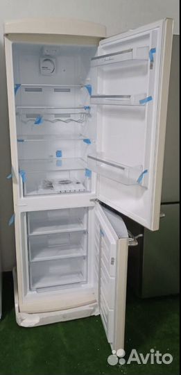 Новый ретро холодильник