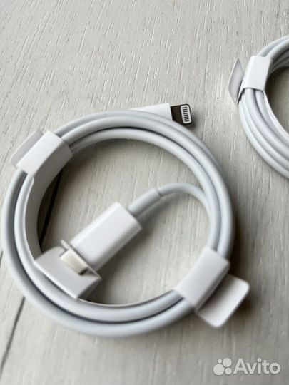 Кабель для зарядки iPhone