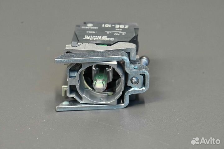 Schneider Electric ZB4BW0M45 новое, 3 шт