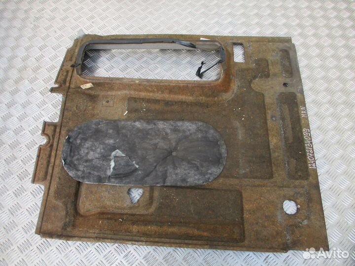 Обшивка боковой стенки кабины правая MAN 816257160