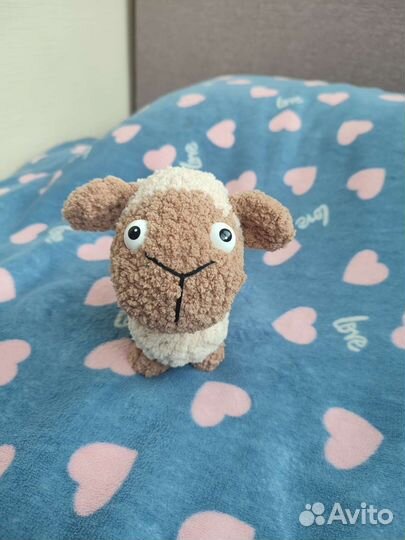 Игрушка овечка вязанная