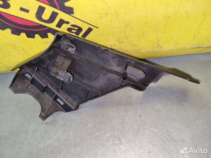 Обшивка стойки задняя левая Toyota Corolla Е150