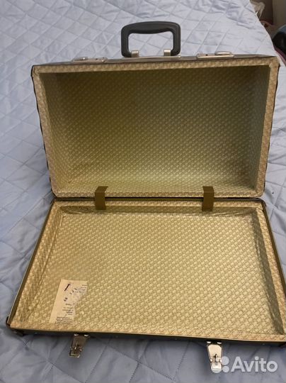 Старинный чемодан