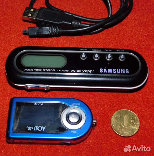 Диктофон Samsung, плеер iToy, гарнитуры (обмен)