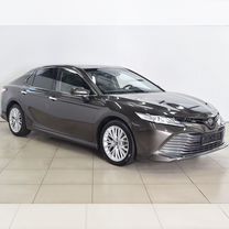 Toyota Camry 2.5 AT, 2019, 60 610 км, с пробегом, цена 1 935 000 руб.