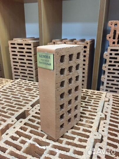 Кирпич пустотелый строительный красный