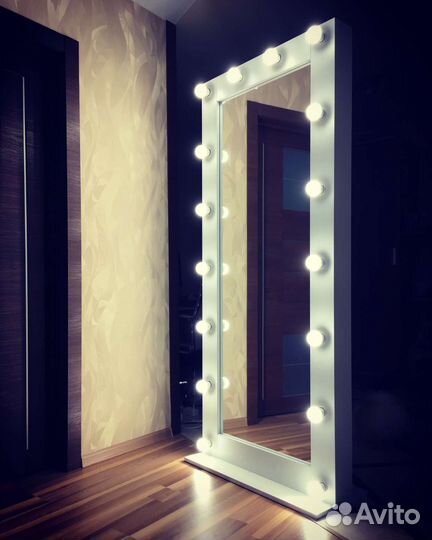 Зеркало с лампочками