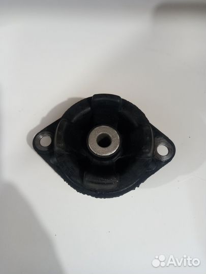 Подушка кпп audi80