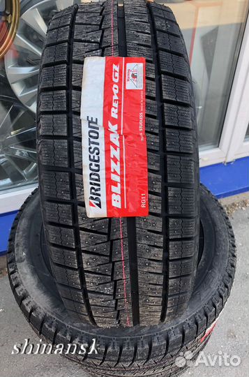 Bridgestone Blizzak Revo GZ 225/55 R17 97S