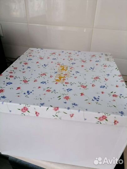 Ваза для фруктов на ножке