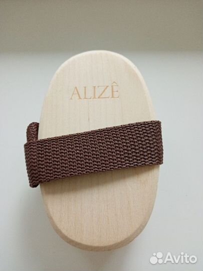 Массажная щетка для тела