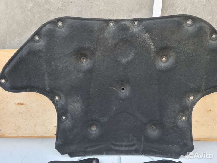 Шумоизоляция капота Mercedes W222