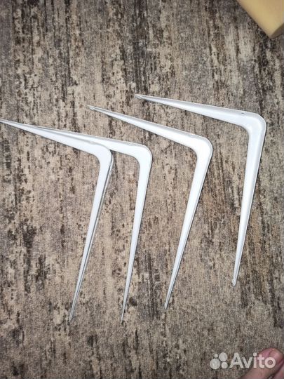 Кронштейн для полок