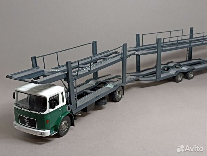 Автовоз MAN Car Transporter 1:43 Ixo