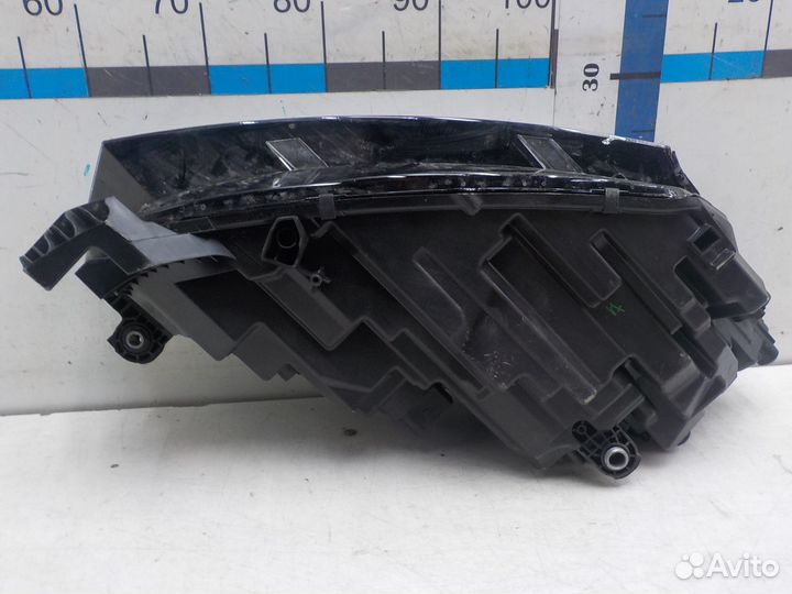 Фара левая Skoda Octavia 2019