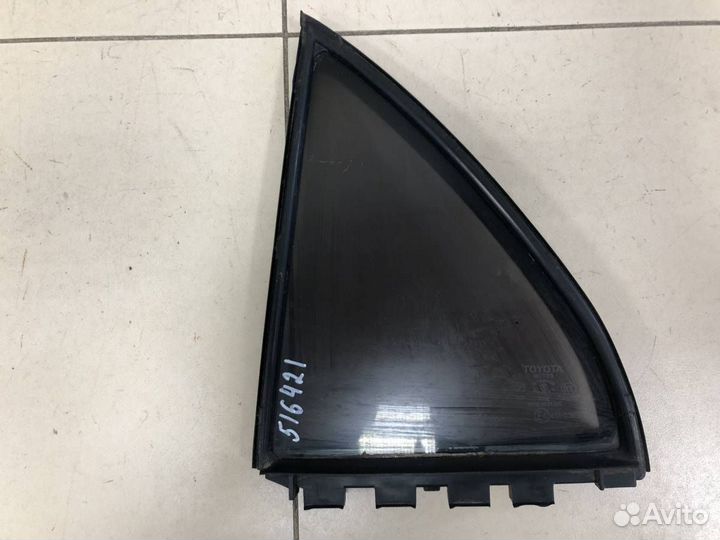 Стекло двери задней левой форточка Toyota Corolla